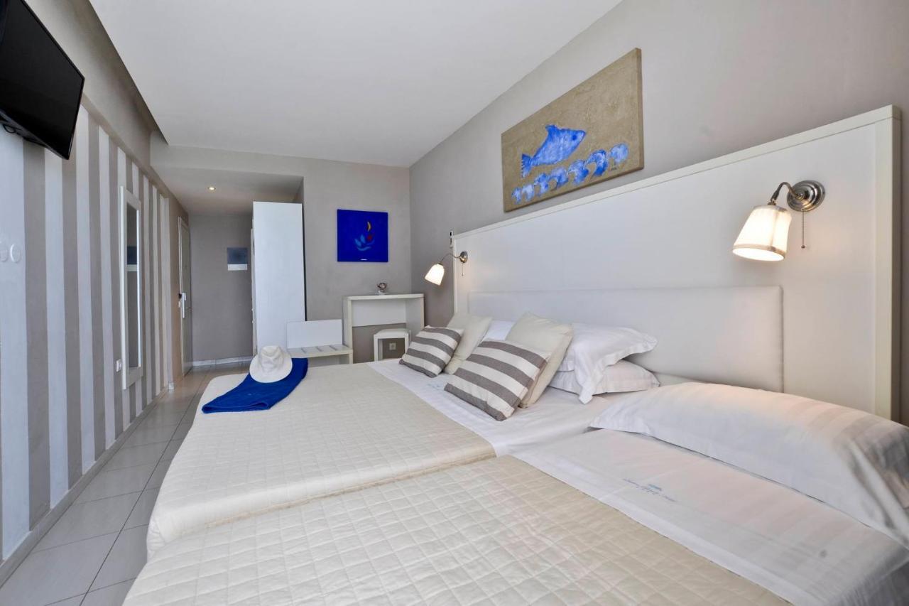 Triple Room with Front Sea View